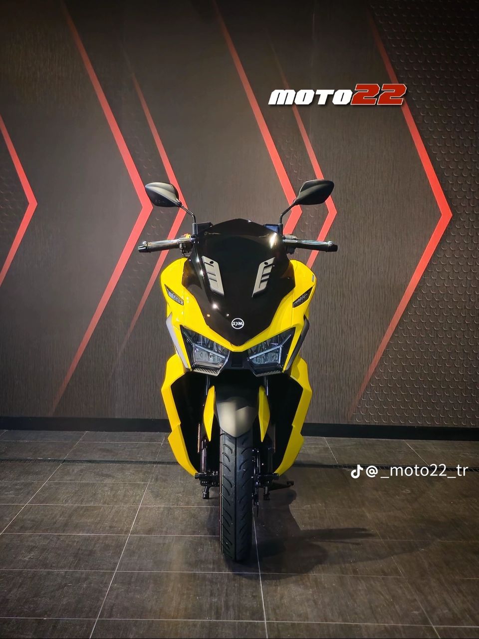 SYM Cruisym Yellow