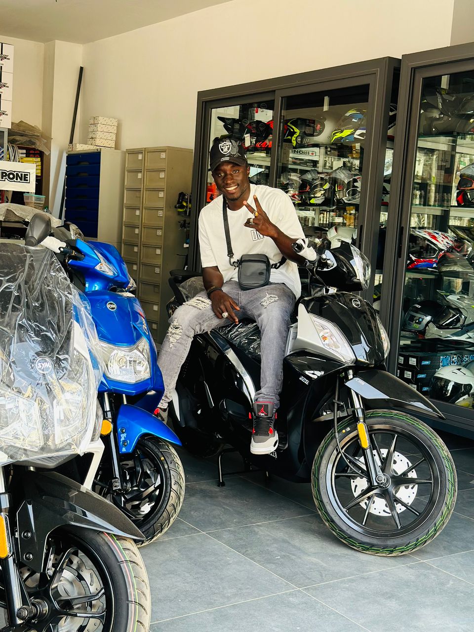 Showroom BOUBA SIM avec scooters SYM neufs